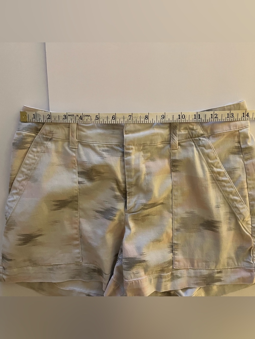 ecru The Taylor Women’s Shorts Cotton Blend Size 2 ikat-inspired print - Picture 10 of 12